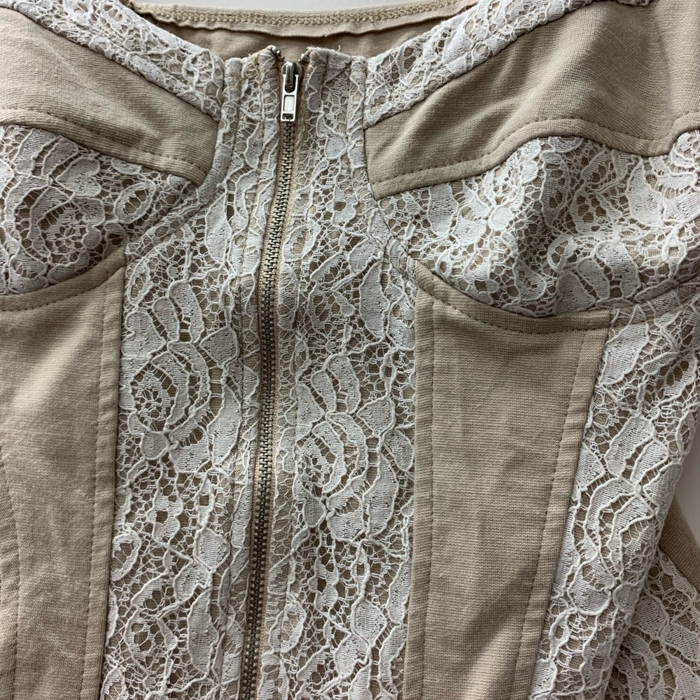 Cream corset style tank top size small - Picture 3 of 3
